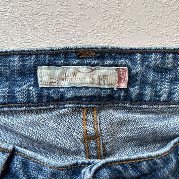 Levi’s 518 Low Bootcut Jeans Women’s Size 8 Medium Blue Denim - Picture 6 of 6